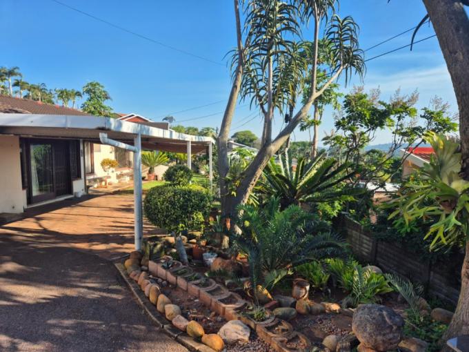 4 Bedroom House for Sale For Sale in Bluff - MR715466