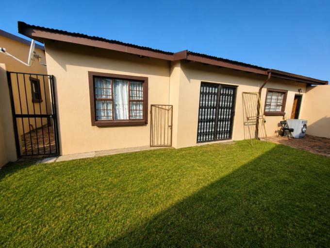 4 Bedroom Simplex for Sale For Sale in Liefde en Vrede - MR715473