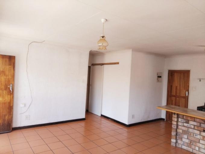2 Bedroom Apartment to Rent in Rensburg - Property to rent - MR715481