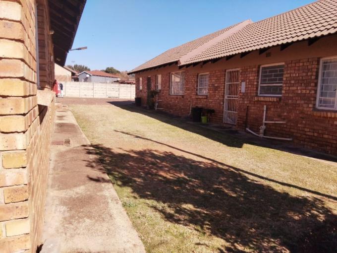 2 Bedroom Apartment to Rent in Rensburg - Property to rent - MR715483