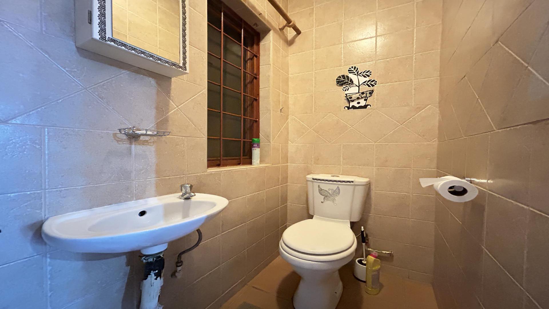 Guest Toilet of property in Heatherview