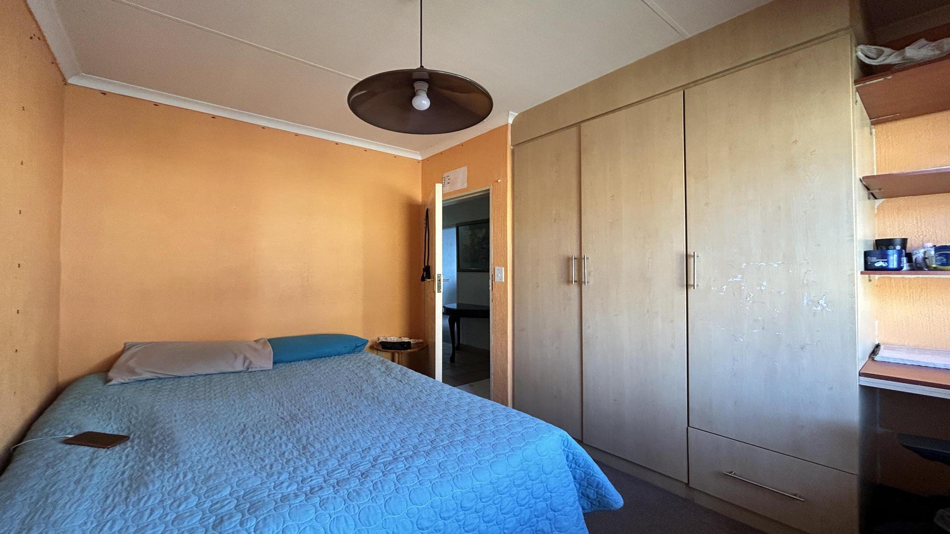 Bed Room 2 of property in Heatherview