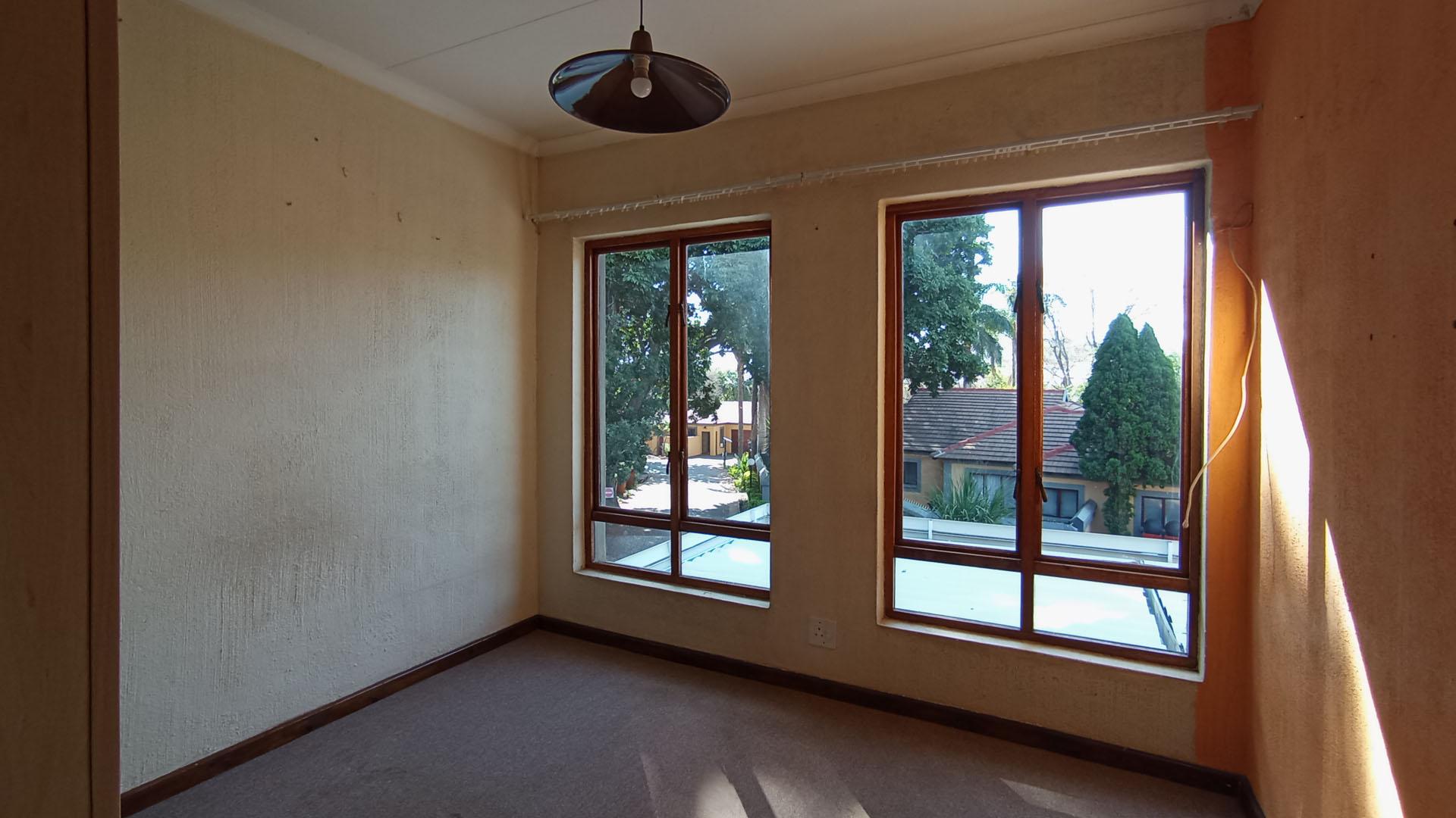 Bed Room 1 - 12 square meters of property in Heatherview