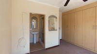 Main Bedroom - 16 square meters of property in Heatherview