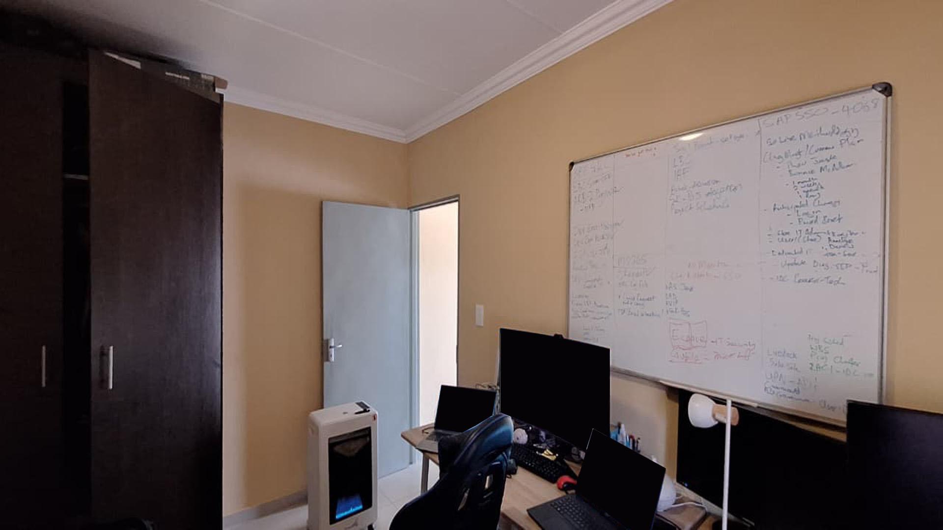 Bed Room 1 - 13 square meters of property in Winchester Hills