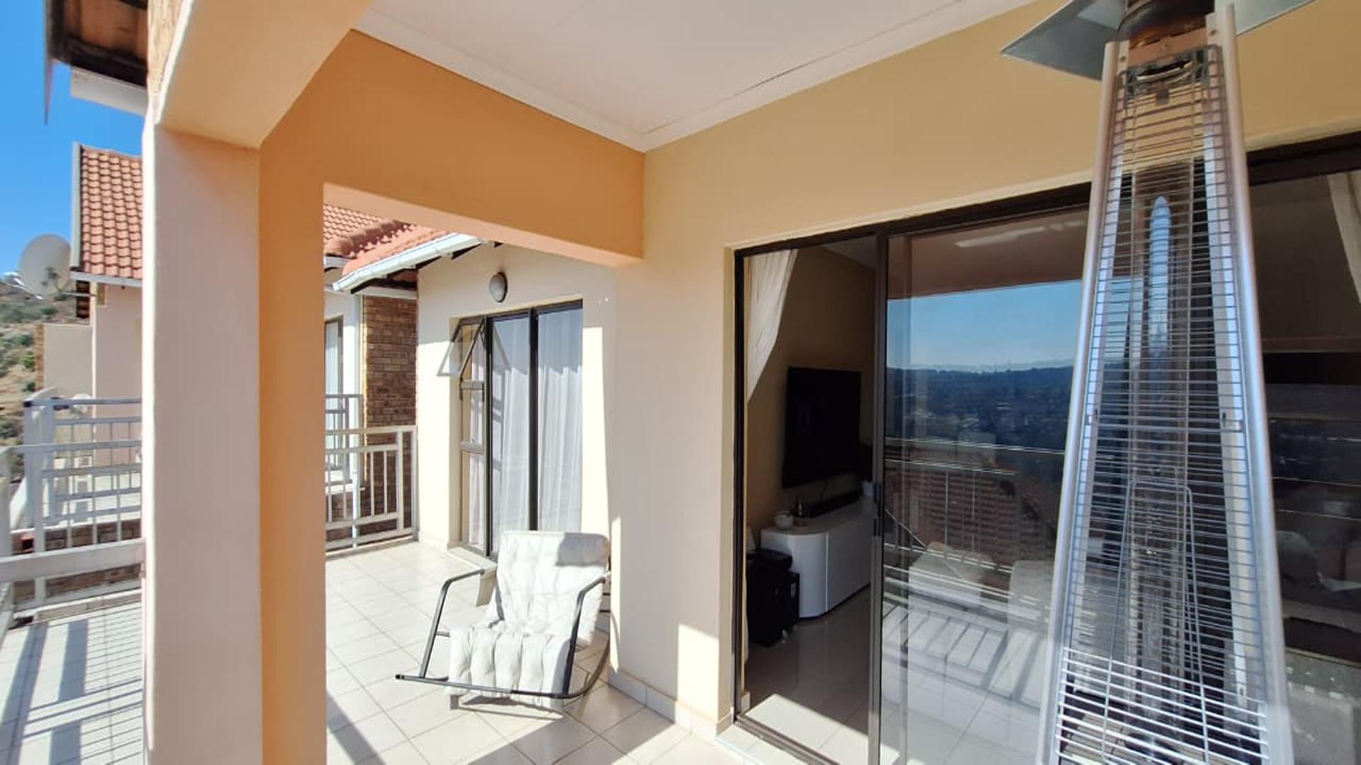 Balcony - 27 square meters of property in Winchester Hills