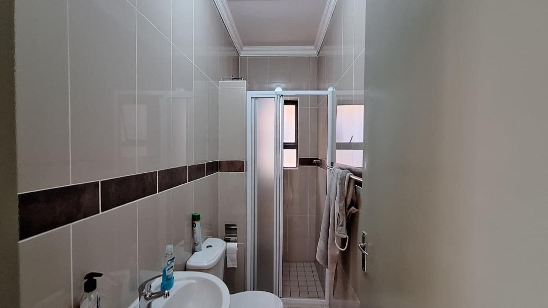 Bathroom 1 - 5 square meters of property in Winchester Hills