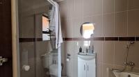 Main Bathroom - 6 square meters of property in Winchester Hills