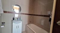 Main Bathroom - 6 square meters of property in Winchester Hills