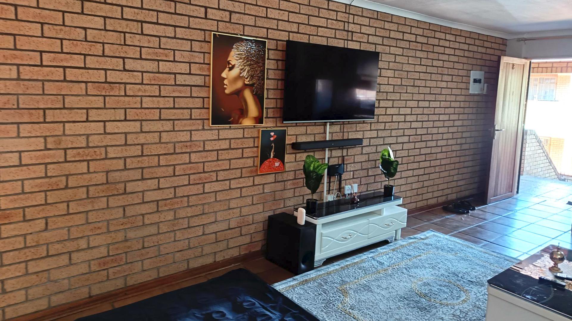 Lounges of property in Makhado (Louis Trichard)
