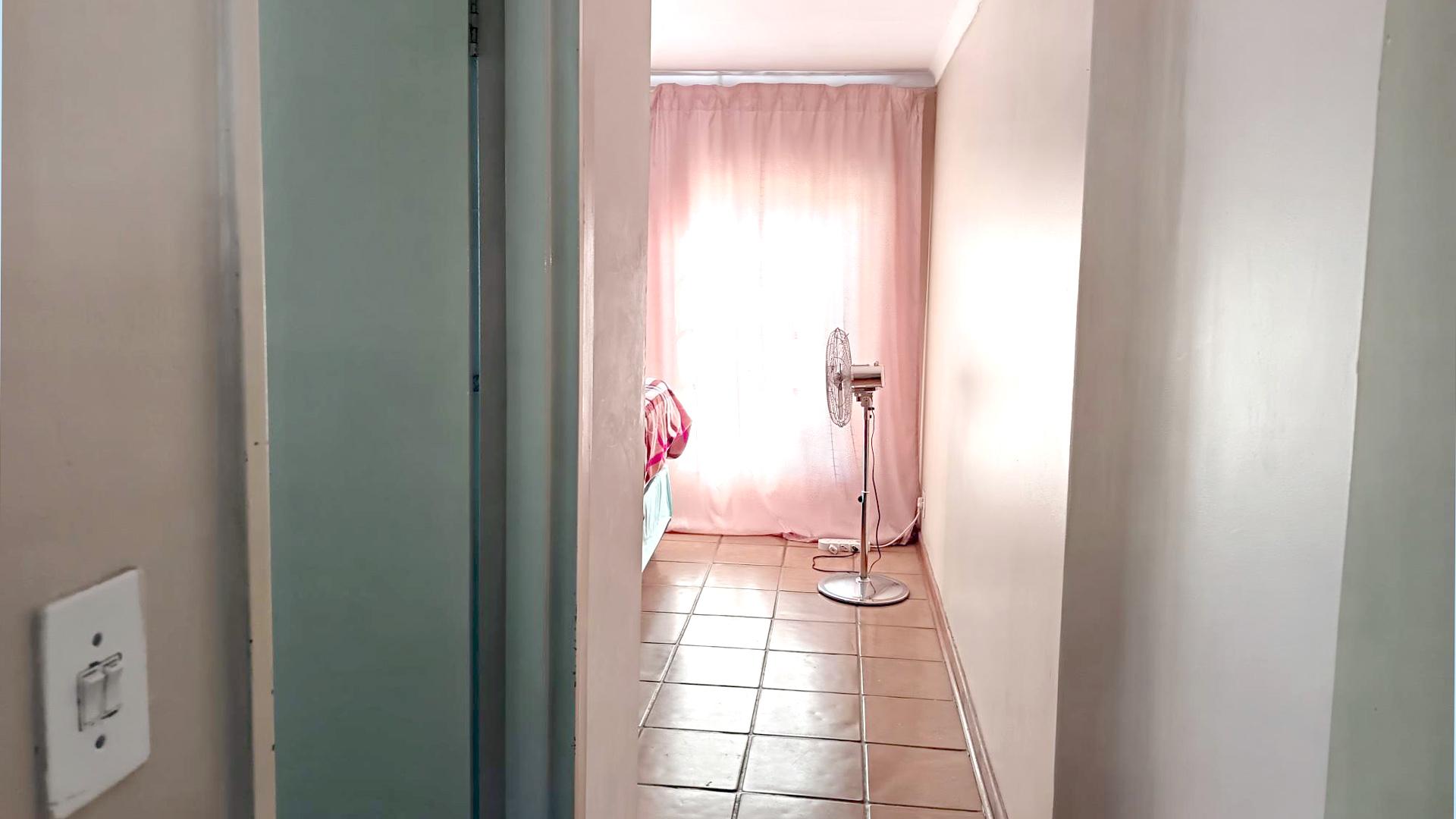 Main Bedroom of property in Makhado (Louis Trichard)