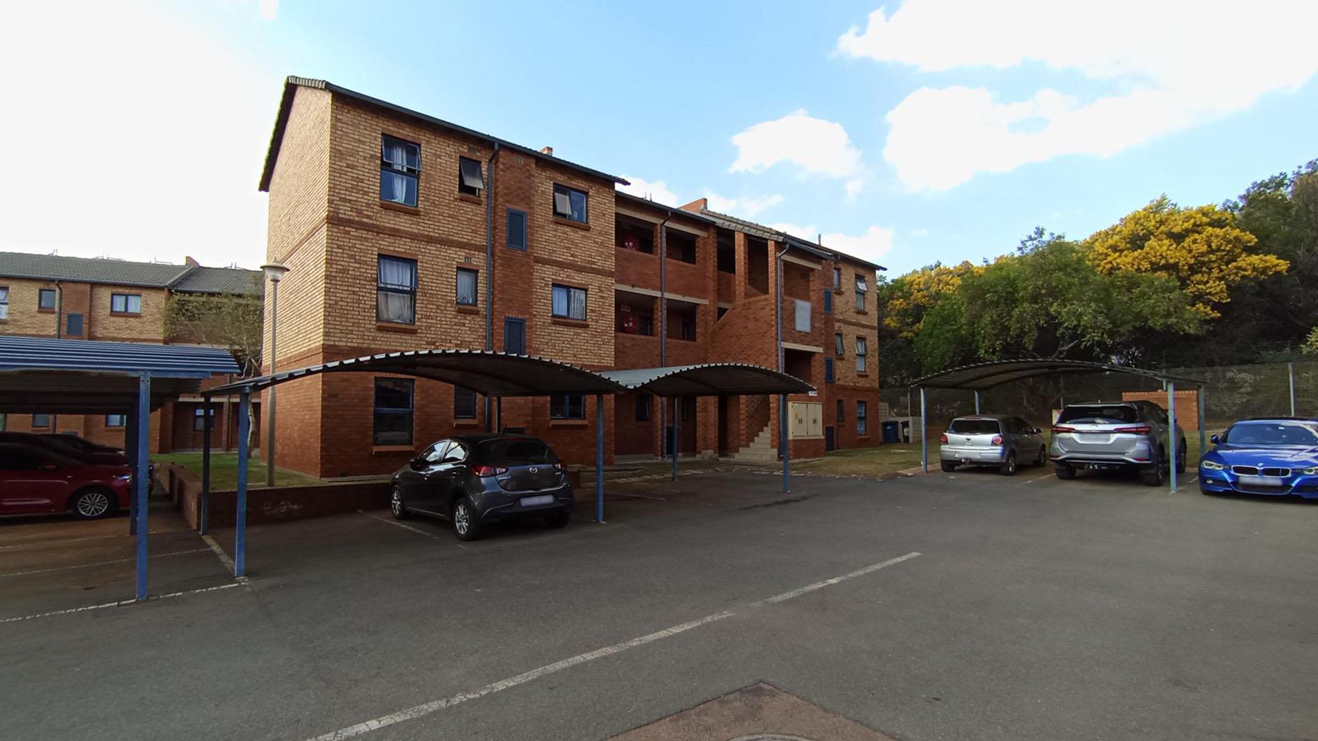 Front View of property in Olympus