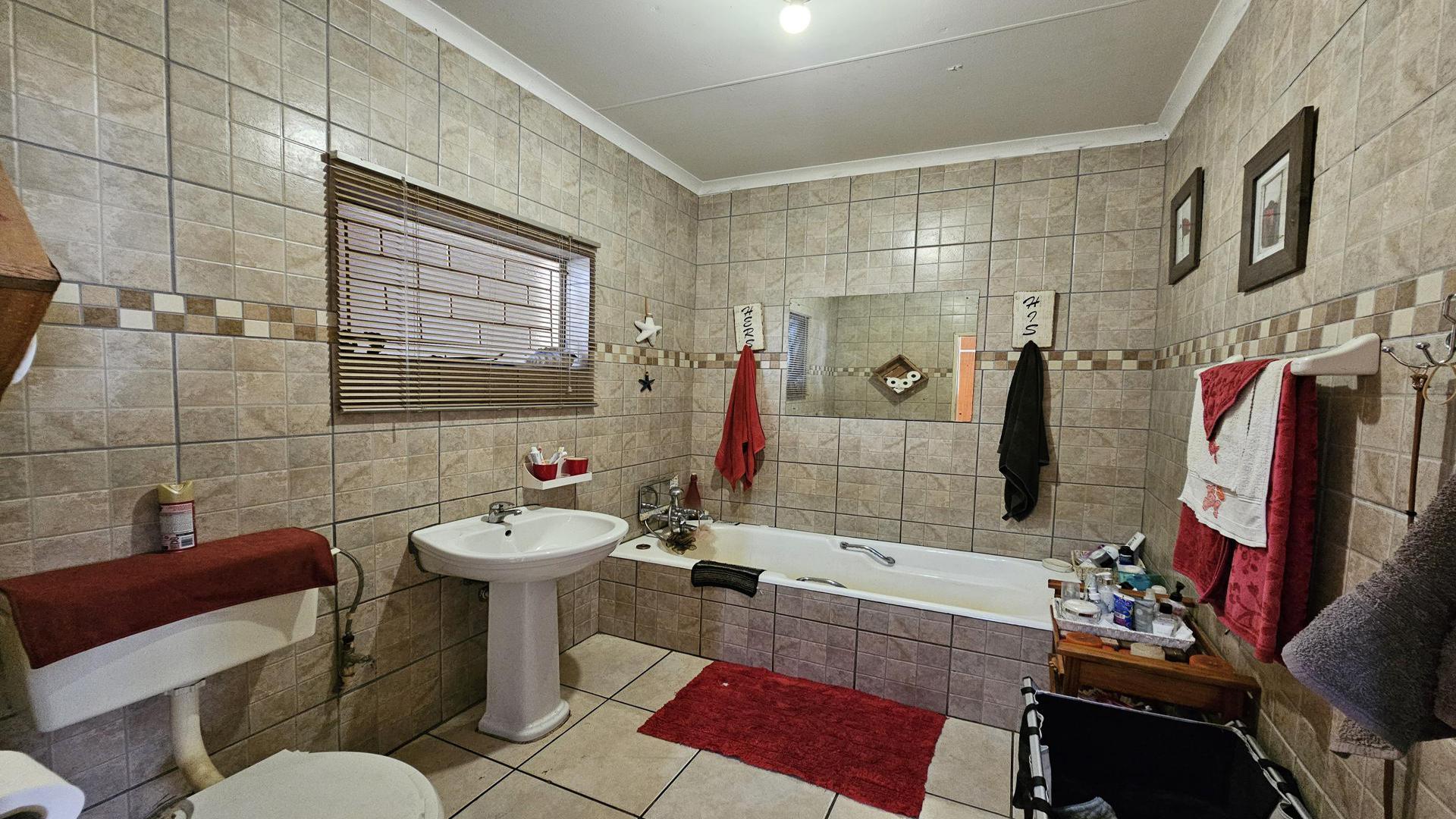 Bathroom 2 of property in Brits