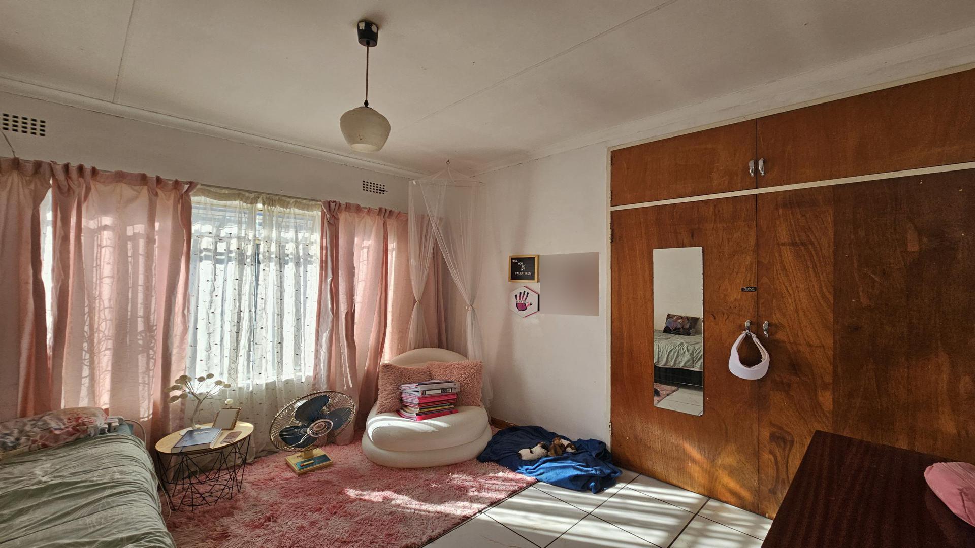 Bed Room 4 of property in Brits
