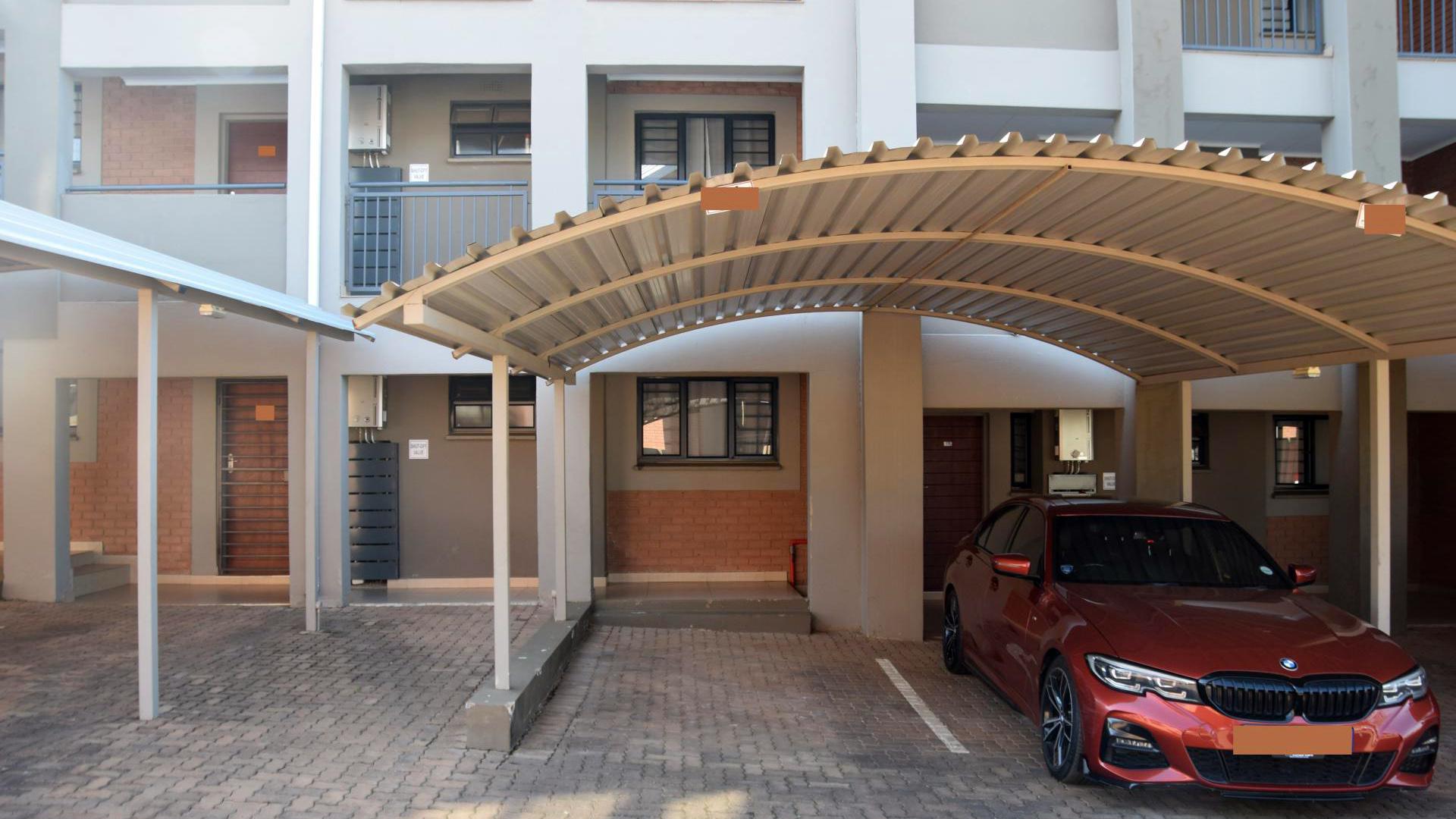 Carport  of property in Kameeldrift