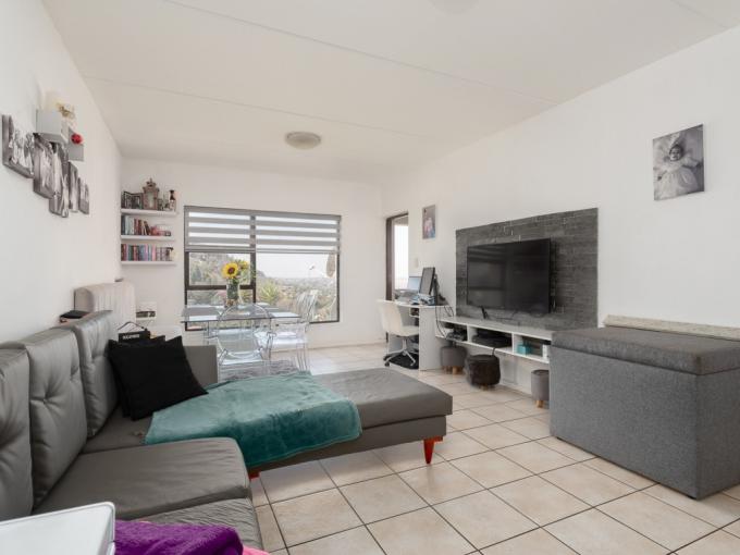 2 Bedroom Simplex for Sale For Sale in Bassonia - MR715574
