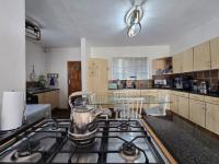  of property in De Deur