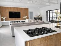  of property in Bendor