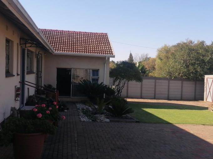 4 Bedroom House for Sale For Sale in Brackenhurst - MR715587