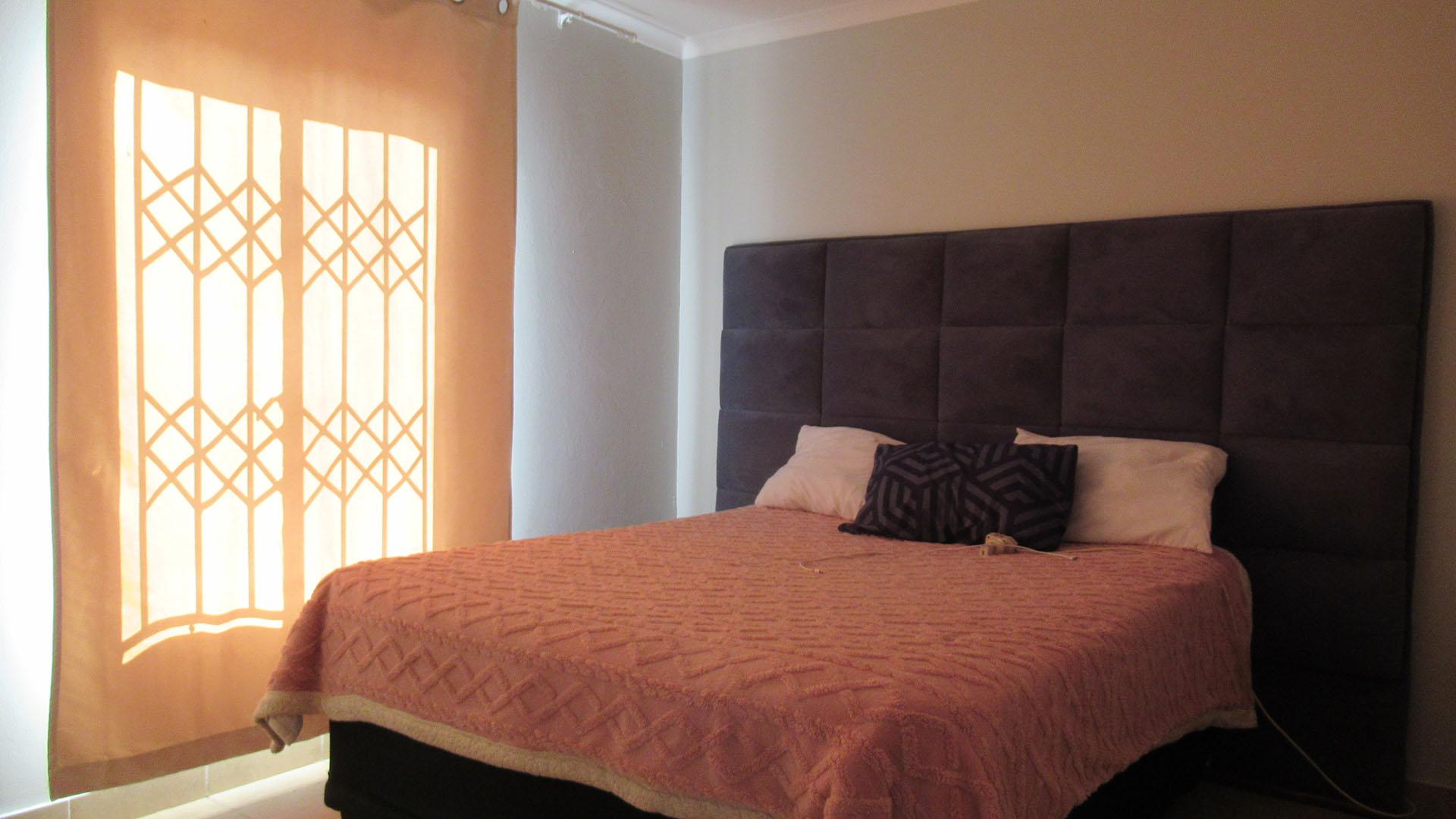 Bed Room 2 - 9 square meters of property in Savanna City