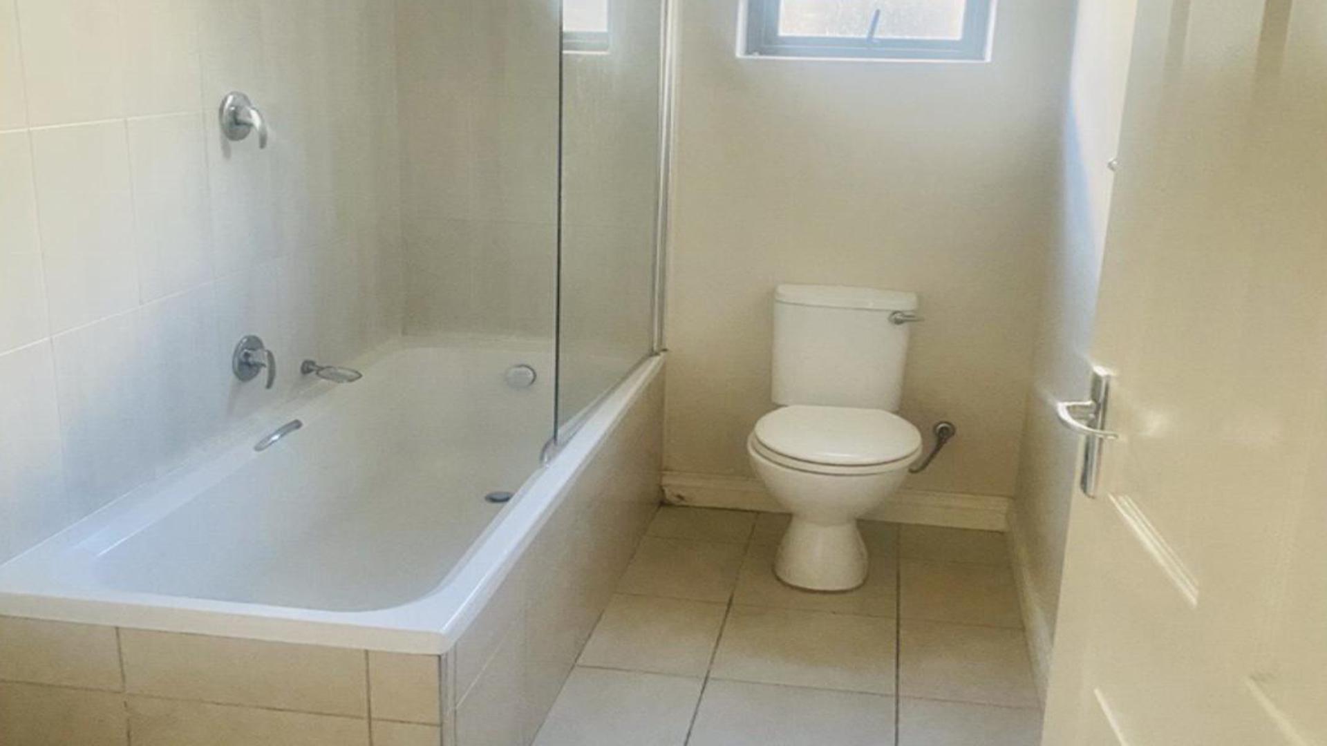 Bathroom 1 of property in Queenstown