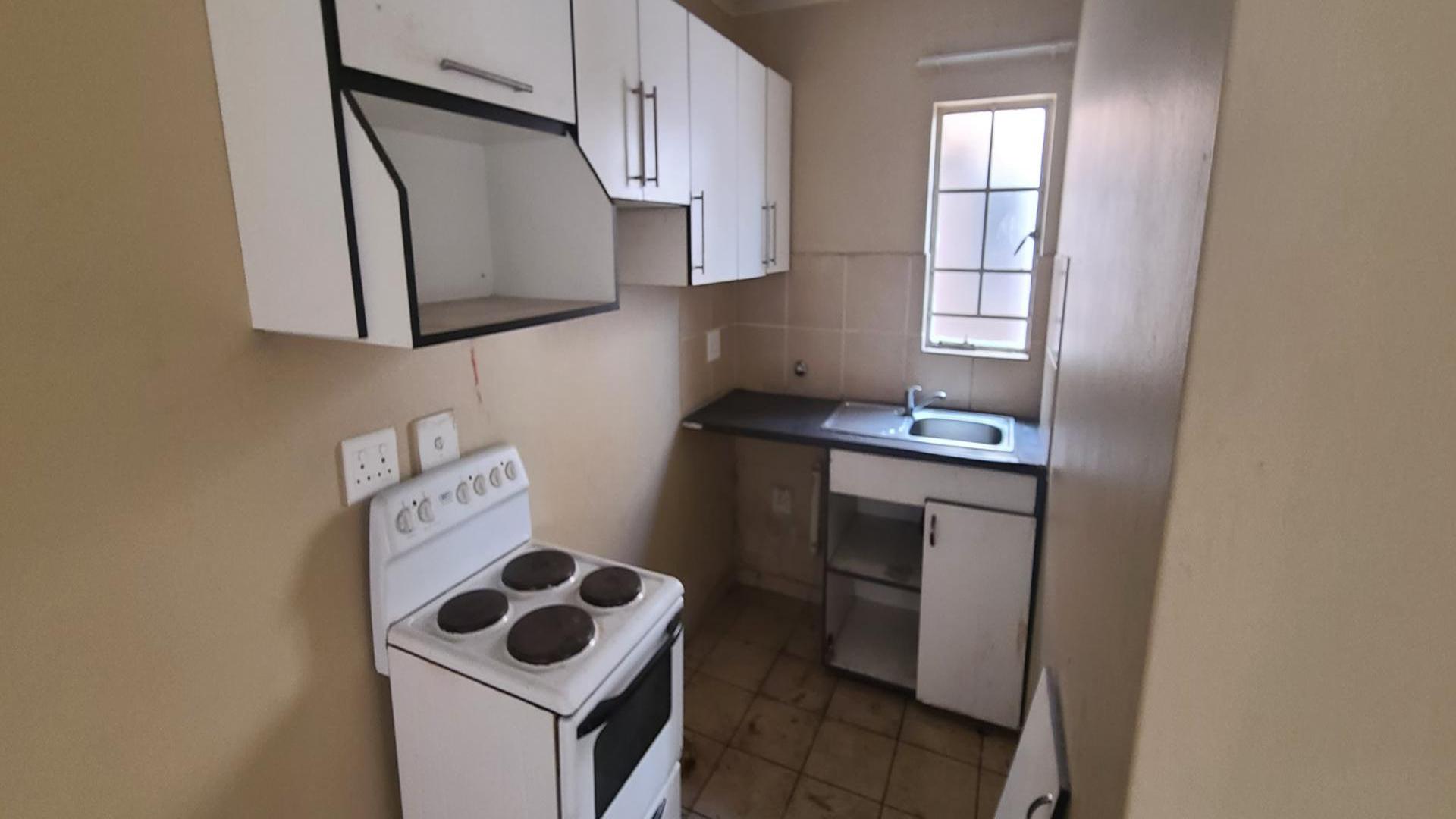 Kitchen of property in Duvha Park