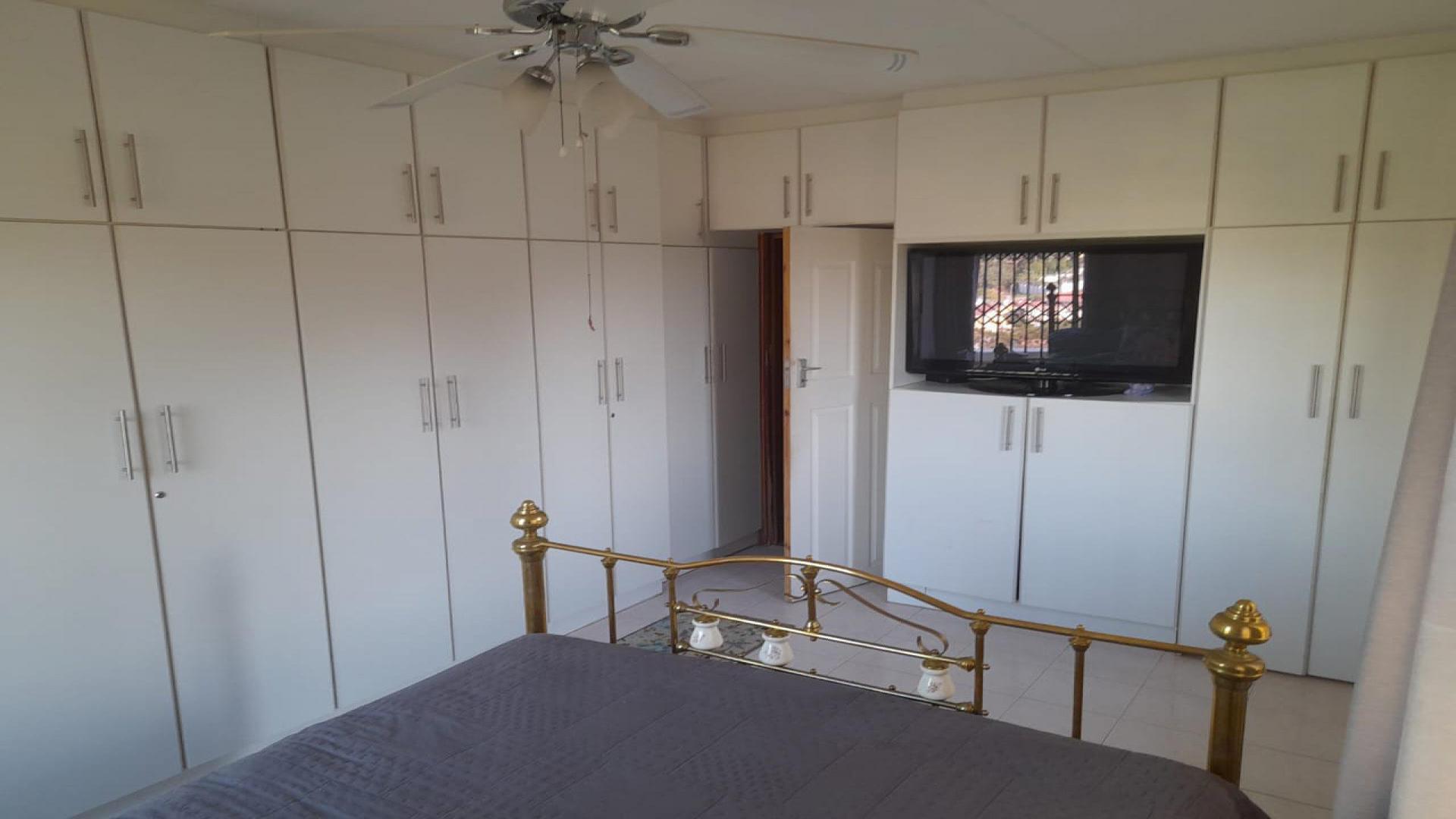 Bed Room 2 of property in La Mercy