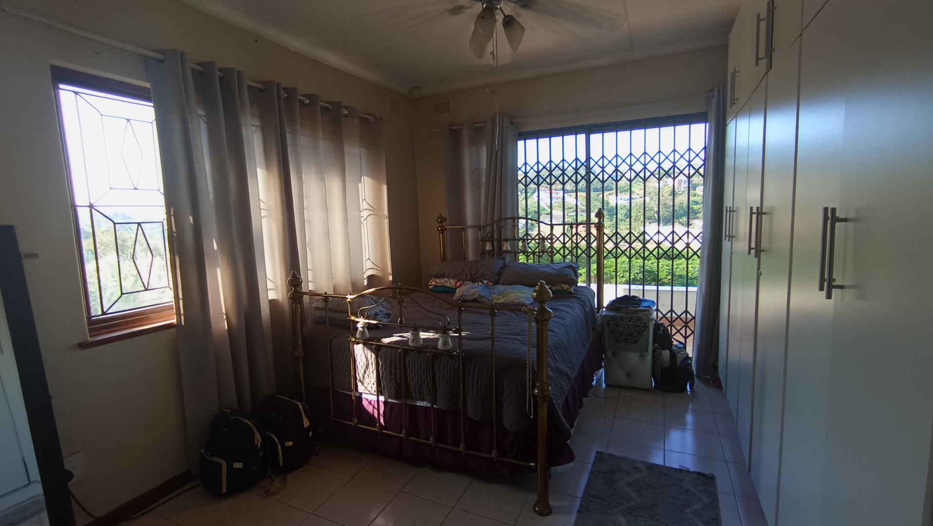 Main Bedroom - 18 square meters of property in La Mercy