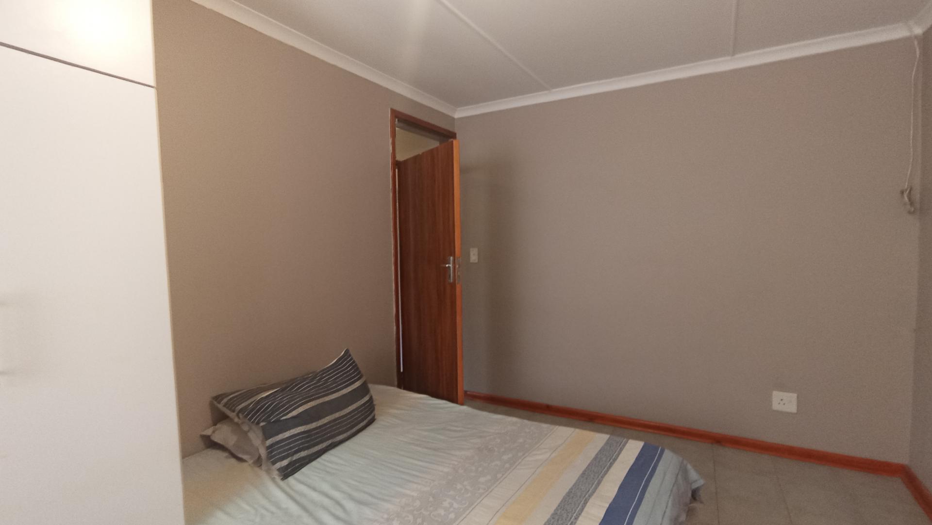 Bed Room 2 - 16 square meters of property in La Mercy