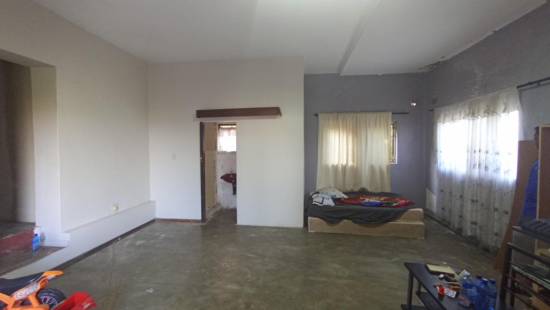 Bed Room 3 - 26 square meters of property in La Mercy