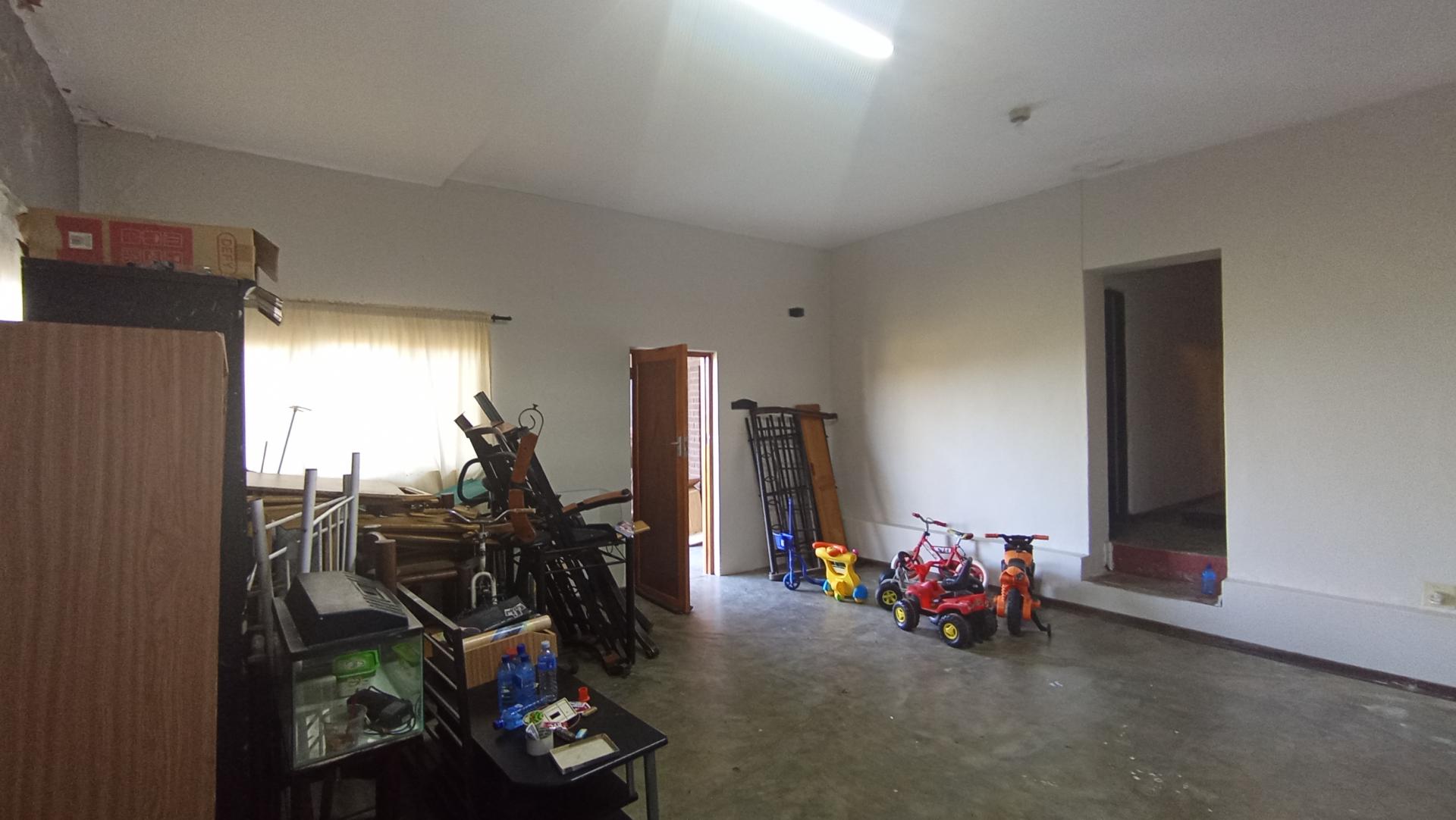 Bed Room 3 - 26 square meters of property in La Mercy