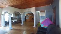 Lounges - 27 square meters of property in La Mercy