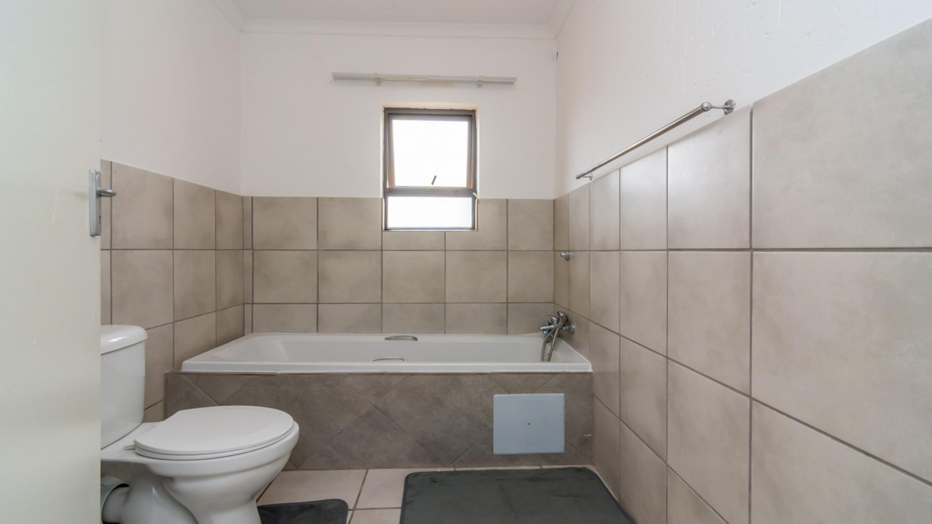 Bathroom 1 of property in Princess A.H.