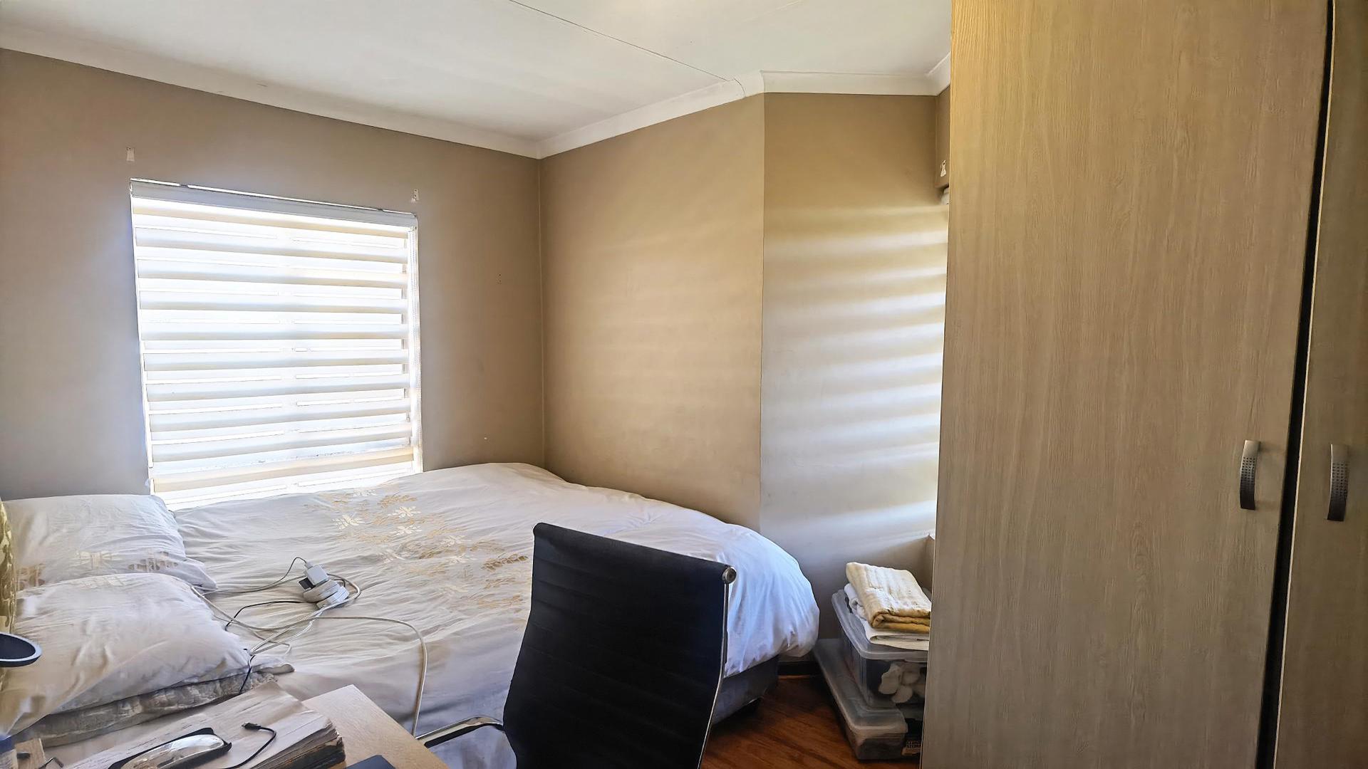 Bed Room 1 of property in Kosmosdal