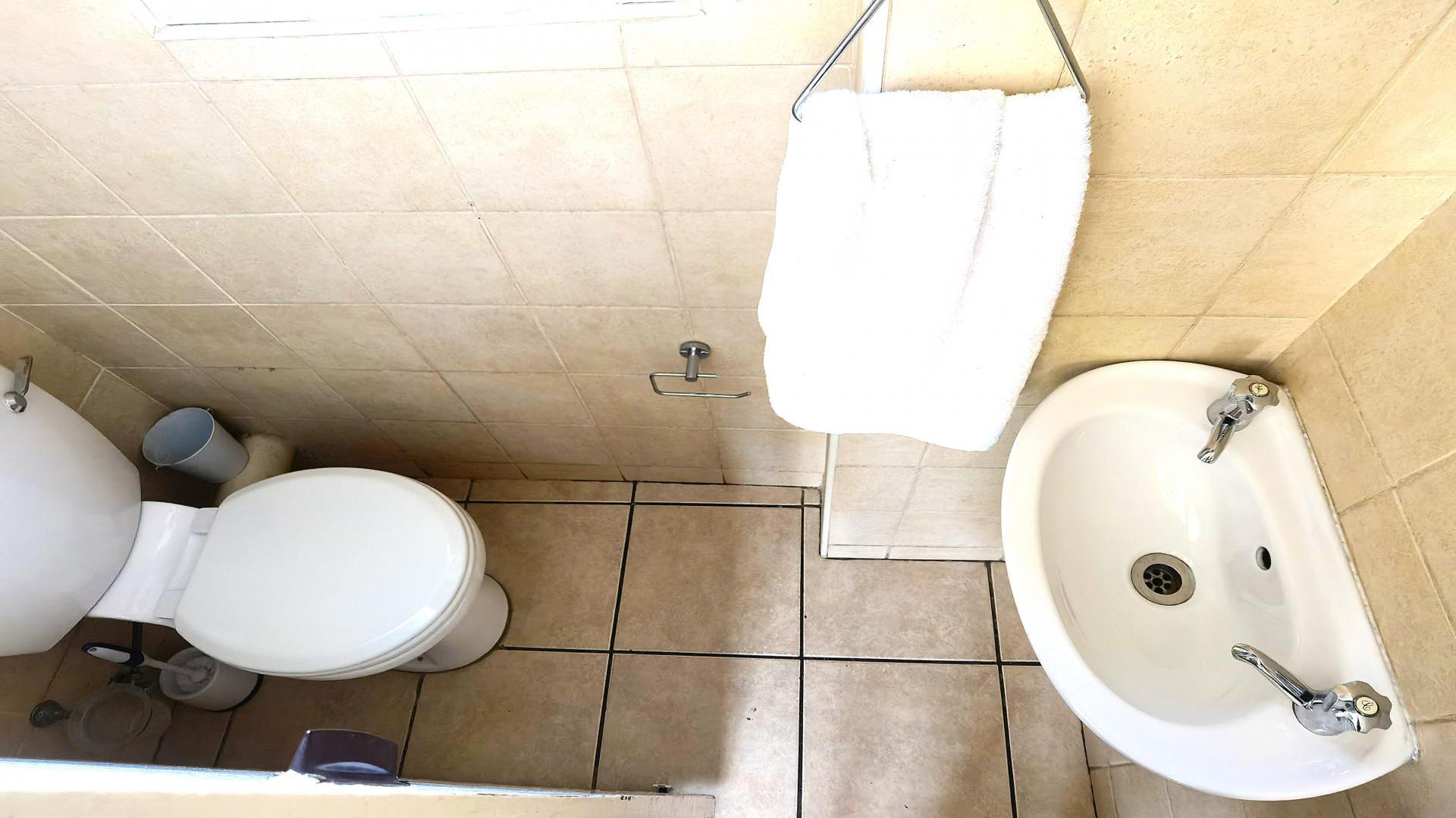 Bathroom 3+ of property in Kosmosdal