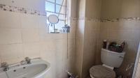 Bathroom 2 of property in Kosmosdal