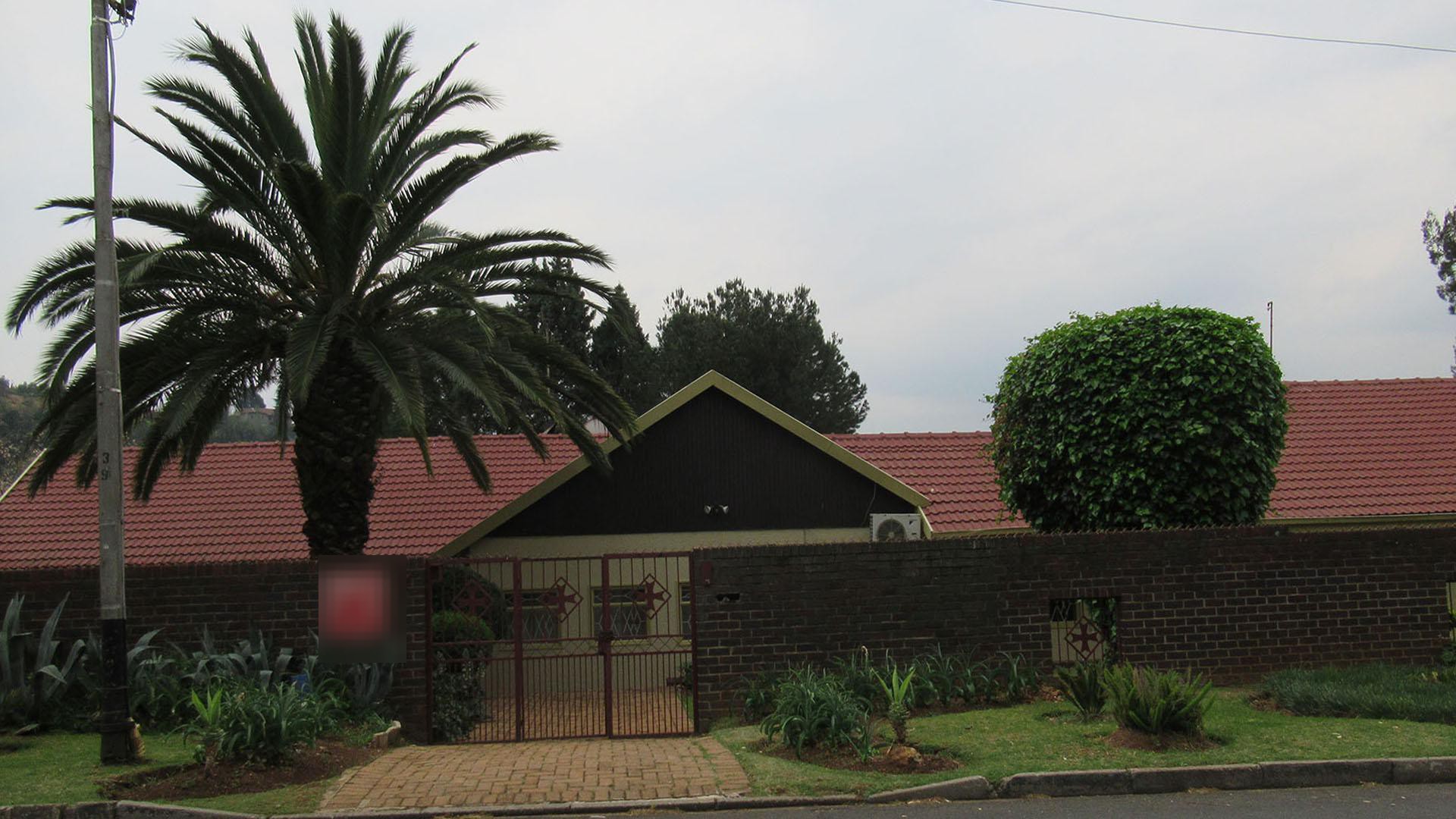 Front View of property in Mondeor