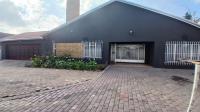 Front View of property in Roodekop