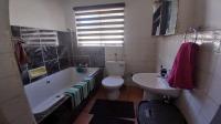 Bathroom 1 of property in Roodekop