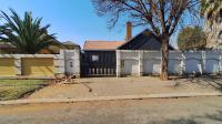 Front View of property in Roodekop