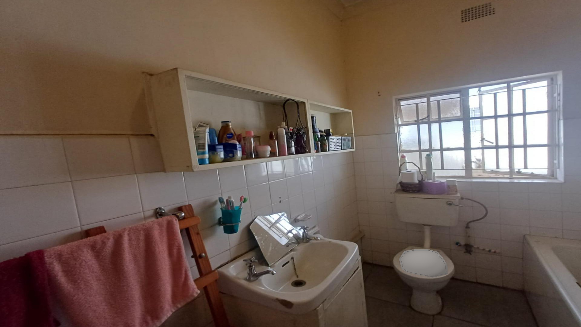Bathroom 1 - 6 square meters of property in Kenilworth - JHB
