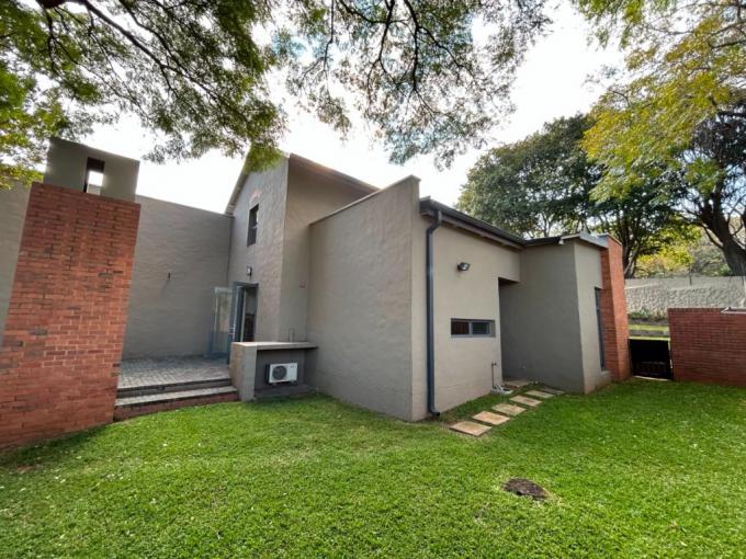 4 Bedroom Simplex for Sale For Sale in Menlo Park - MR715661