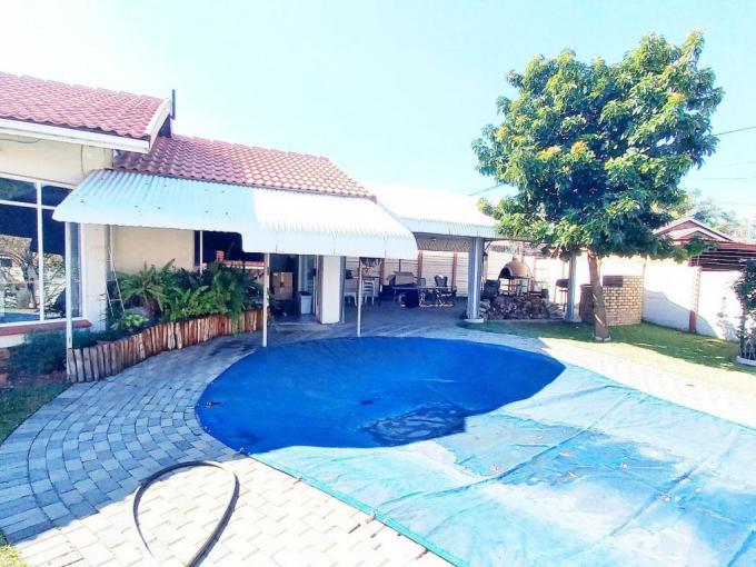 House for Sale For Sale in Rooihuiskraal - MR715666
