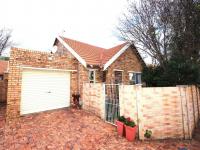 2 Bedroom 1 Bathroom Simplex for Sale for sale in Langenhoven Park