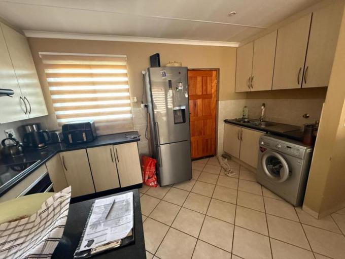 3 Bedroom Simplex for Sale For Sale in The Reeds - MR715804