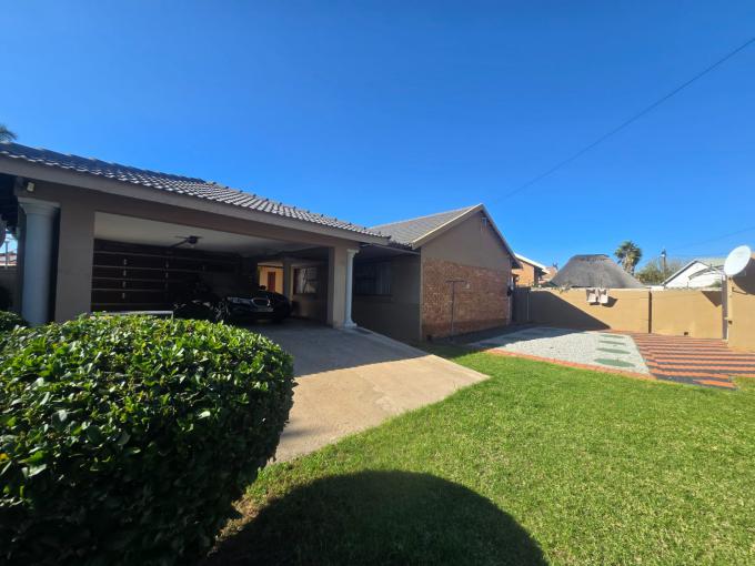 3 Bedroom House for Sale For Sale in Bendor - MR715807
