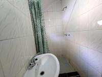  of property in Queensburgh
