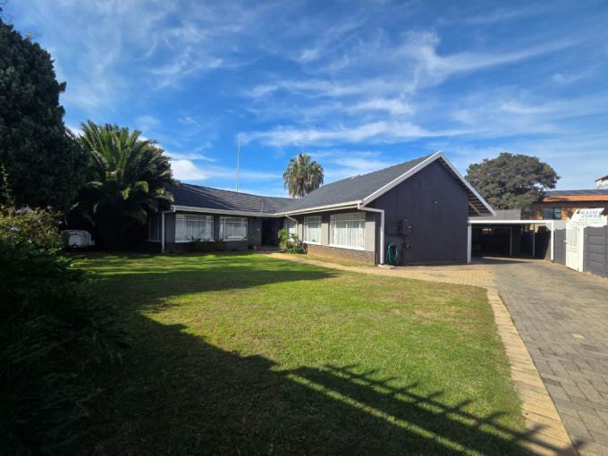 3 Bedroom House for Sale For Sale in Randhart - MR715833