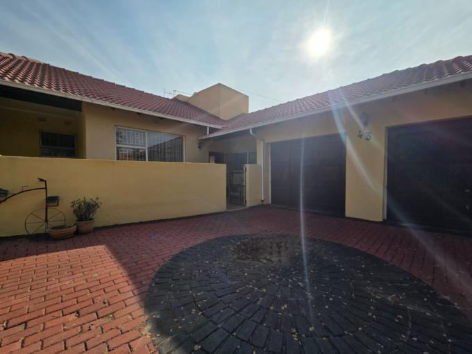 4 Bedroom House for Sale For Sale in Randhart - MR715836