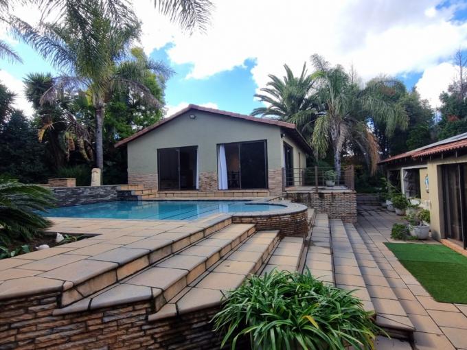 4 Bedroom House for Sale For Sale in Glenvista - MR715847